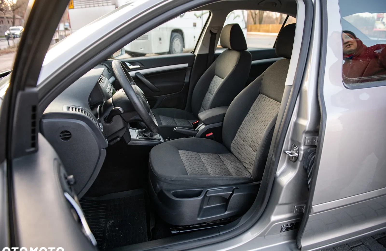Skoda Octavia cena 23900 przebieg: 173000, rok produkcji 2012 z Sochaczew małe 326